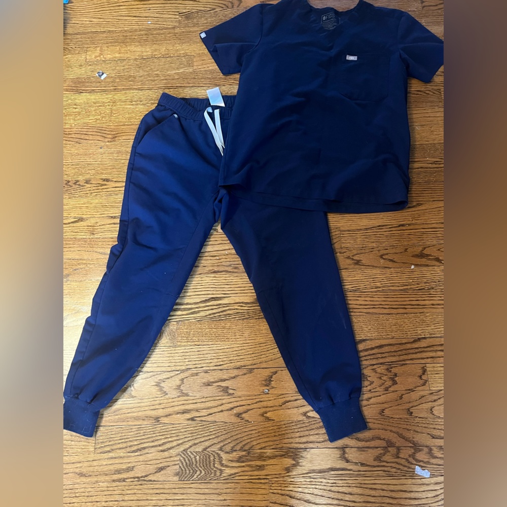 Mens size small figs jogger navy blue